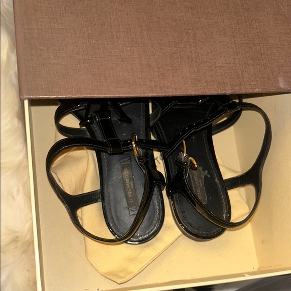 Louis Vuitton Patent Leather Sandals Sz 39 - Picture 11 of 11